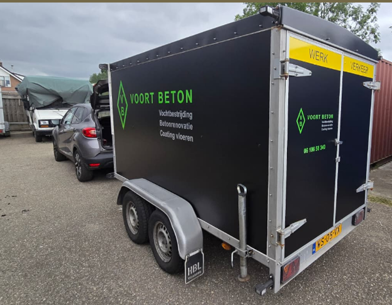 Aanhanger gewrapt en beletterd
